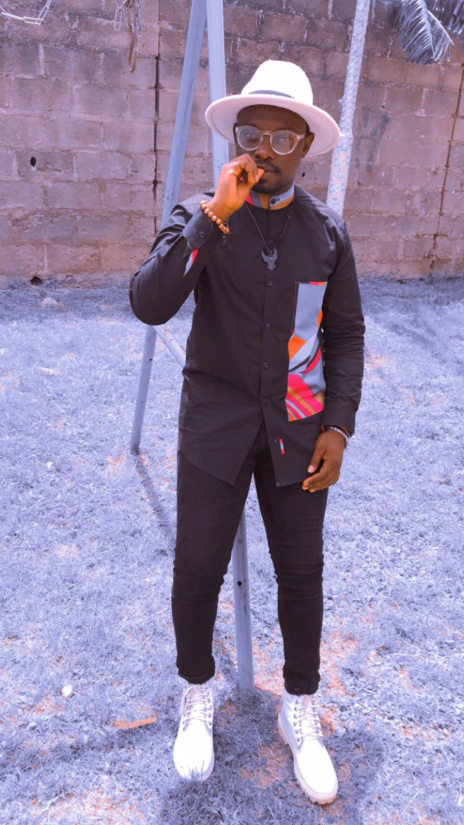 Eyarisonn1's tweet image. Not an architect, but I draw ATTENTION 👑👑👑👑

👔: @cbm_couture 

#expressmen #dapperofficials #fashionnovamen #blackmenswear #abstractart #BBNaija6 #afashionistersdiaries #stylemen #mordernfashion #naijamenkillingit #style.ng #casualstylesformen #instafashion #stylishmen #men