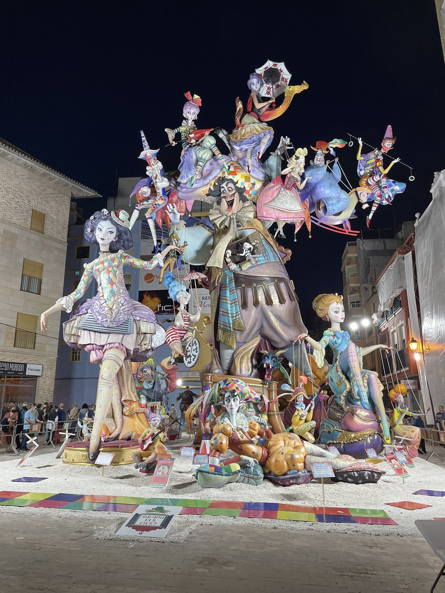 GenteDeFallas's tweet photo. Primer premi secció especial falles Alzira.@FallaElMercat de Rafael Ibañez Sanchez #fallas #falles #alzira https://t.co/o16HhJoGEd