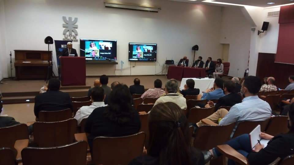 fabiansoriaok's tweet photo. Inauguramos #AULASHÍBRIDAS en la #UTNFRT
Otro sueño cumplido, otra meta académica alcanzada que permite a los docentes y alumnos disponer de herramientas disruptivas para la nueva normalidad. https://t.co/27WfrzRb6p