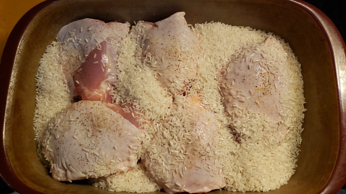 Ritterton's tweet photo. #hatm 

Dinner is now in the oven and we are here for #Panslabryinth https://t.co/4EpNeYbunX