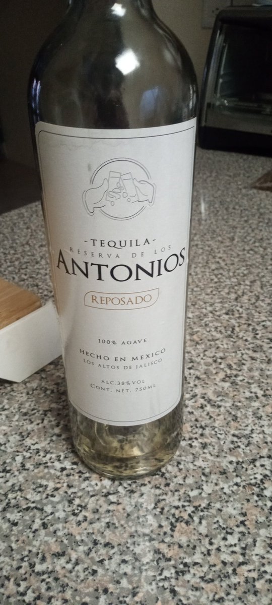 fochoa87's tweet photo. #AlEstiloJalisco Disfrutando un delicioso Tequila, desde Guadalajara https://t.co/JqIaM8Y5J6