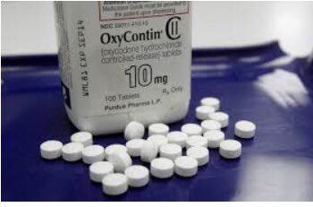 Chattah4Nevada's tweet photo. Two things should always make you question the Science: 1) Tuskegee AND 2) OxyContin. Both approved by the FDA and pushed by the CDC. #zeromandates https://t.co/n5beujst4e