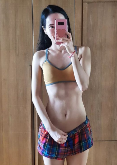 __Songhee's tweet photo. 바디체크 🤳

운동 ❌

대천가기전 아침에 찍은 눈바디.. 

#지금현재대천 #운동소통 #운동사랑
#운동스타그램 #운동자극사진 #홈트레이닝 #홈트20분 #홈트하는맘 #홈트하는엄마 #홈트하는여자 #소통 #맞팔 #소통해요 #소통환영 #11자복근만들기 #좋아요 #팔로우 #바디체크 #눈바디 #다이어터 https://t.co/7sZ4bcMJQ3