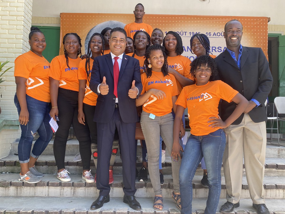 EnAvantHT's tweet image. Ce 8 oct, EN AVANT-VERRETTES s’est réuni à la Verretienne Hôtel pour son congrès communal annuel visant à statuer sur les projets du mouvement pour la commune de Dumarsais ESTIMÉ. Me Berickson Leon, Responsable pour la commune, a appellé les jeunes  à un sursaut patriotique