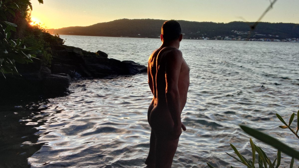 nakedbodyworld's tweet photo. Enjoying some time naked. Perfect #sunsetbeach ❤🌊#nudeisart
#nudefreedom
#malenude #nudeoutdoors #nudism #nudist #nudistworld #NBWphotos #nakedbody
#nudeinnature #Beachlife #tanning #nakedoutdoors 
#nudistbeach #nudeatthebeach #nakedbathing https://t.co/KEdd5N3G59 https://t.co/DYW0OnjT0e
