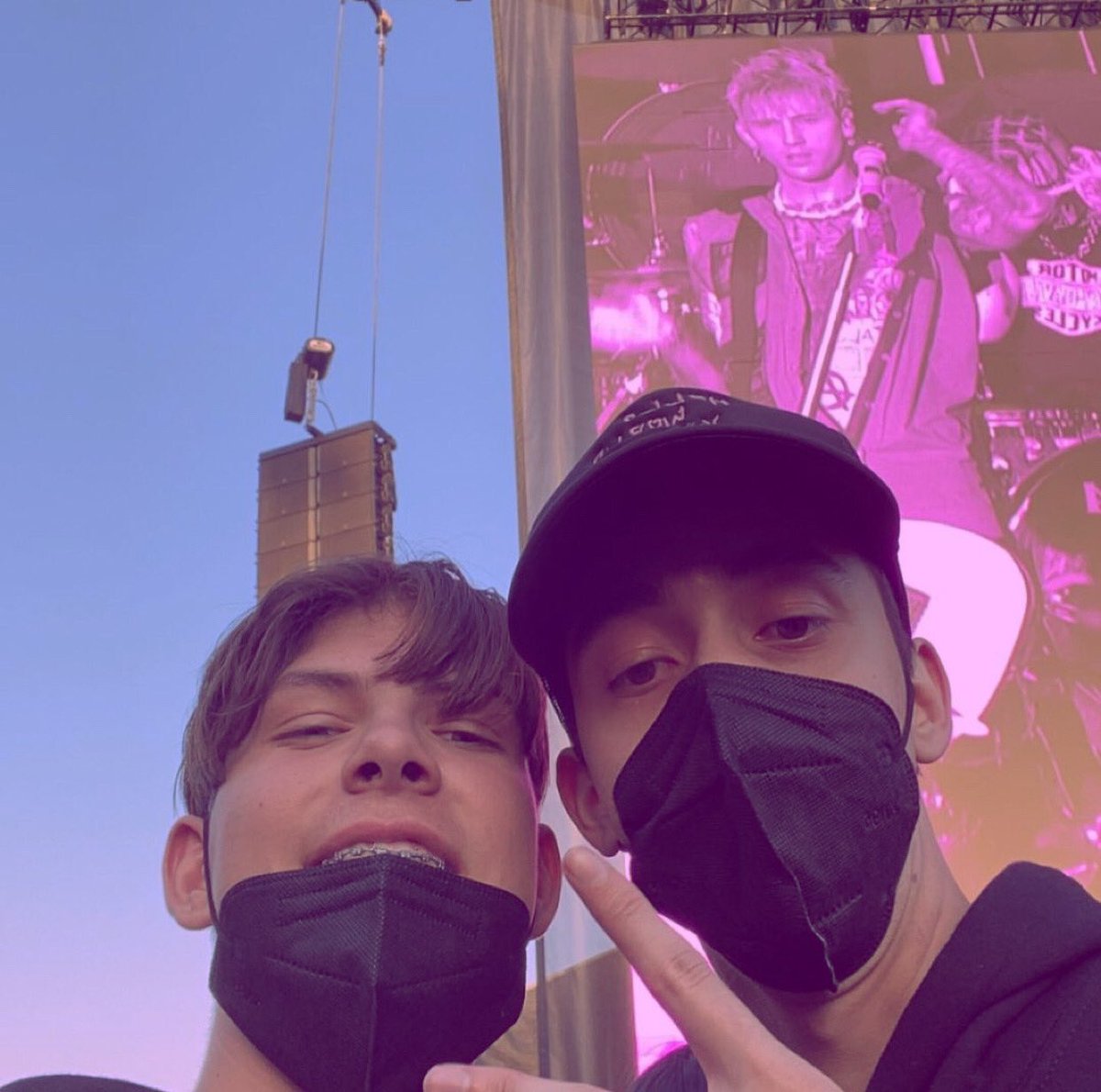 Anthony__DFH's tweet photo. @machinegunkelly My cousin mattox and I were at your show at @AFTERSHOCKSAC and we had fun at your show and everyone in that crowd and fans all across the globe of yours, we love you bro. Thanks for yesterday #MachineGunKelly #EST19XX #MGK #Aftershockfestival #TTMDTour 🔥🤘🎸 https://t.co/OUQyPayPUD