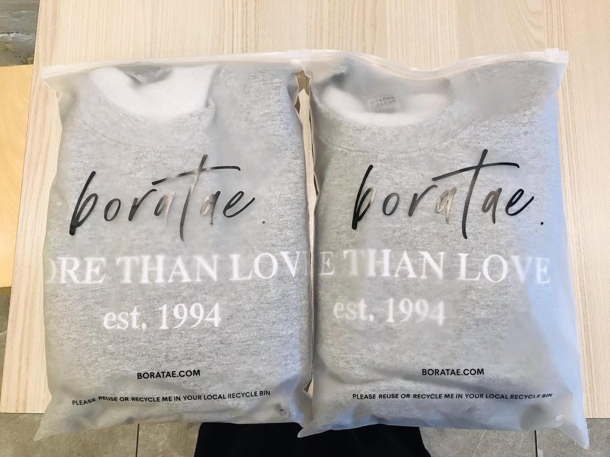 sephorajoonie's tweet photo. Was nervous today bec I was an army since idol era but only visited my first army event until now! Thank u so much @kthinheaven for organizing the event, I look forward to more! It was so nice meeting you and I can’t wait to wear the Namjoon crewneck🥳🥳 (buy from @borataeshop ) https://t.co/FDNxM5hJBw