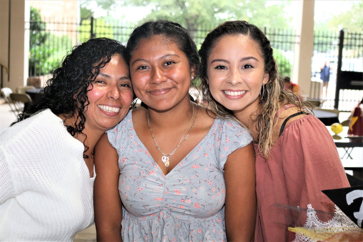 hickoryschools's tweet image. We loved seeing all of these faces last Friday night at the BBQ celebration! Thank you for joining us! @hickoryschools