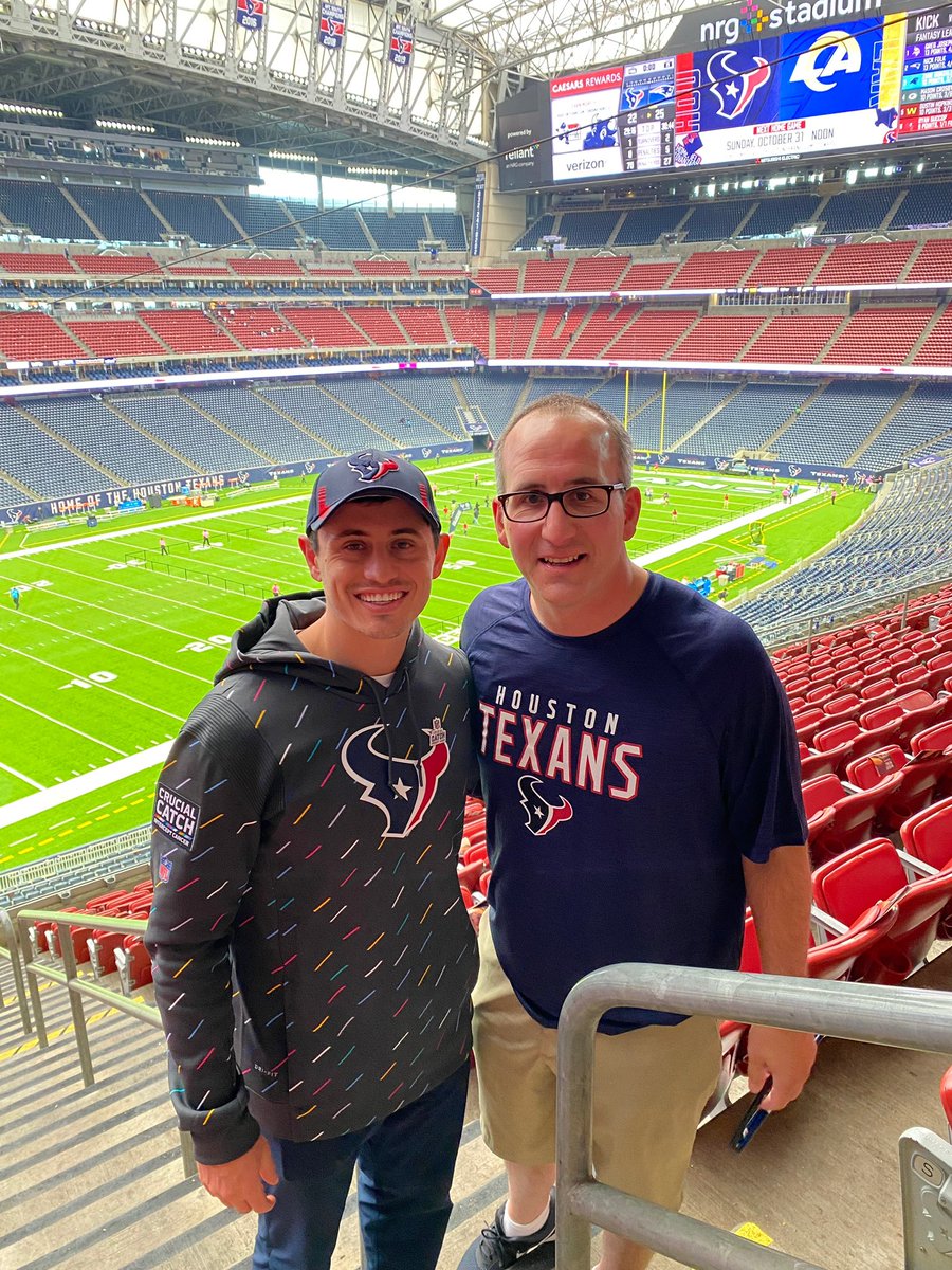 Wouldn’t be where I am today without  <a href="/DamonTomeo/">Damon Tomeo</a> and appreciate you more than you realize! Thanks for being in my life, Coach T #Line6 <a href="/KnoxPrairieFire/">Knox Prairie Fire</a>