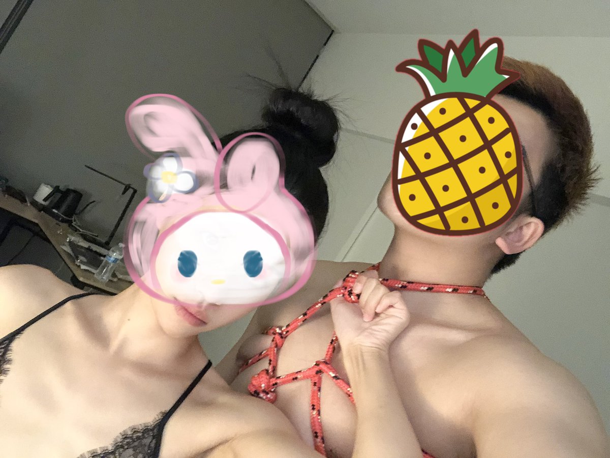 MistressQiu's tweet photo. HOME DEPOT的婶子太适合bonding了。强烈推荐北美的同好们可以去采购。 一整面墙的绳子和链子，让我在店里就忍不住让贱狗跪在我脚边。
推荐买50feet的长度完全不长正好！
回家立马实验，你也想被主人捆绑起来跪在主人的脚下亲吻主人吗。#femdom #贞操锁 #女王 #恋足 #footworshi̇p #男m #女王调教 https://t.co/pLta6HX3JO