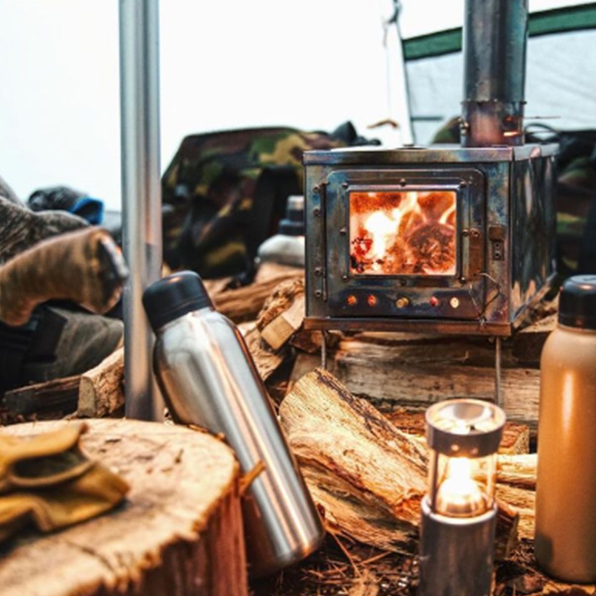 Famech36's tweet photo. 3W Titanium Wood Stove for backpacking

WOOD STOVES SPECS
Kit May Include: Wood Stove, Pipe, Damper card, Spark Arrestor card, and Storage Pouch
Material: Korean Grade 1 Titanium (body) rated to 1382F, Stainless Steel (door parts and chimney) https://t.co/OIKgwkTLEn