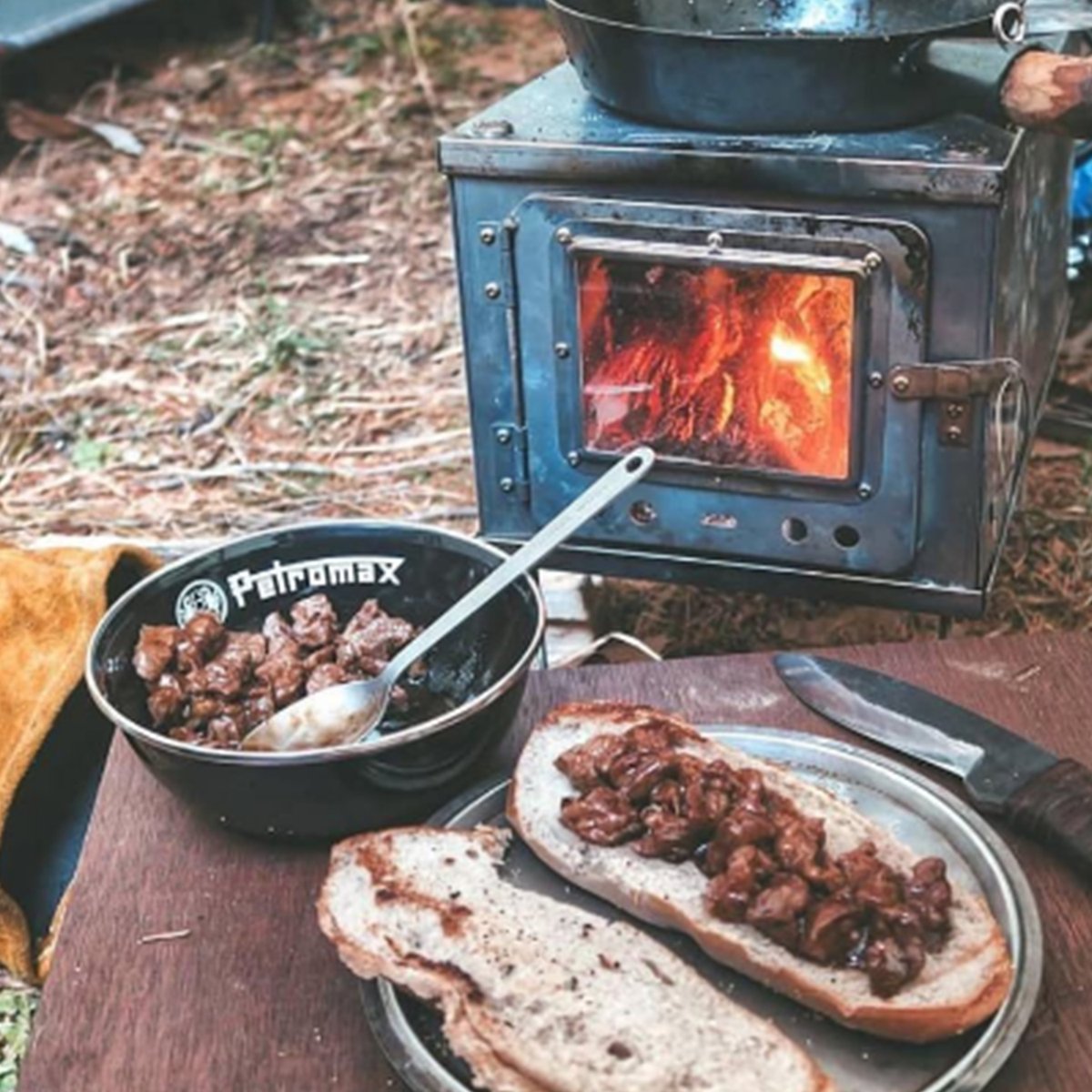 Famech36's tweet photo. 3W Titanium Wood Stove for backpacking

WOOD STOVES SPECS
Kit May Include: Wood Stove, Pipe, Damper card, Spark Arrestor card, and Storage Pouch
Material: Korean Grade 1 Titanium (body) rated to 1382F, Stainless Steel (door parts and chimney) https://t.co/OIKgwkTLEn