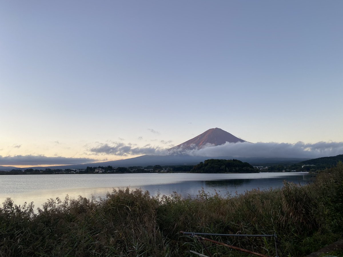 oakstoreyama's tweet photo. 河口湖にきました！山梨県側から富士山を見るのが初めてなのでとても興奮しました！#富士山 #河口湖 https://t.co/0BnserHSn0