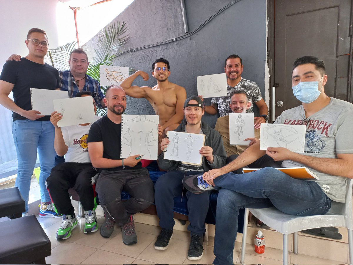 DibujoDesnudoMX's tweet photo. La sesión de hoy #Domingo con lleno total
Asiste y dibuja, reservar con nosotros vía mensaje.
Checa nuestra cartelera semanal
#desnudo #naked #modelodesnudo #fit #aldesnudo #alnatural #nude #hombredesnudo https://t.co/Ycikcbx4HW
