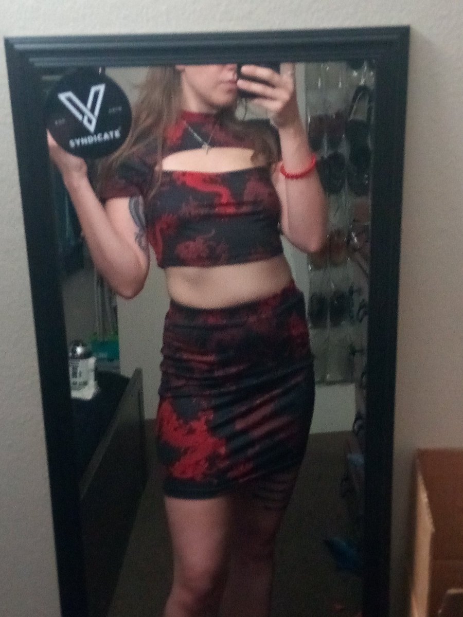 Indica__Queen's tweet photo. Had this outfit for quite awhile found a reason to wear it👀😈 @EddieGriffinCom https://t.co/DFAZx5zB9K