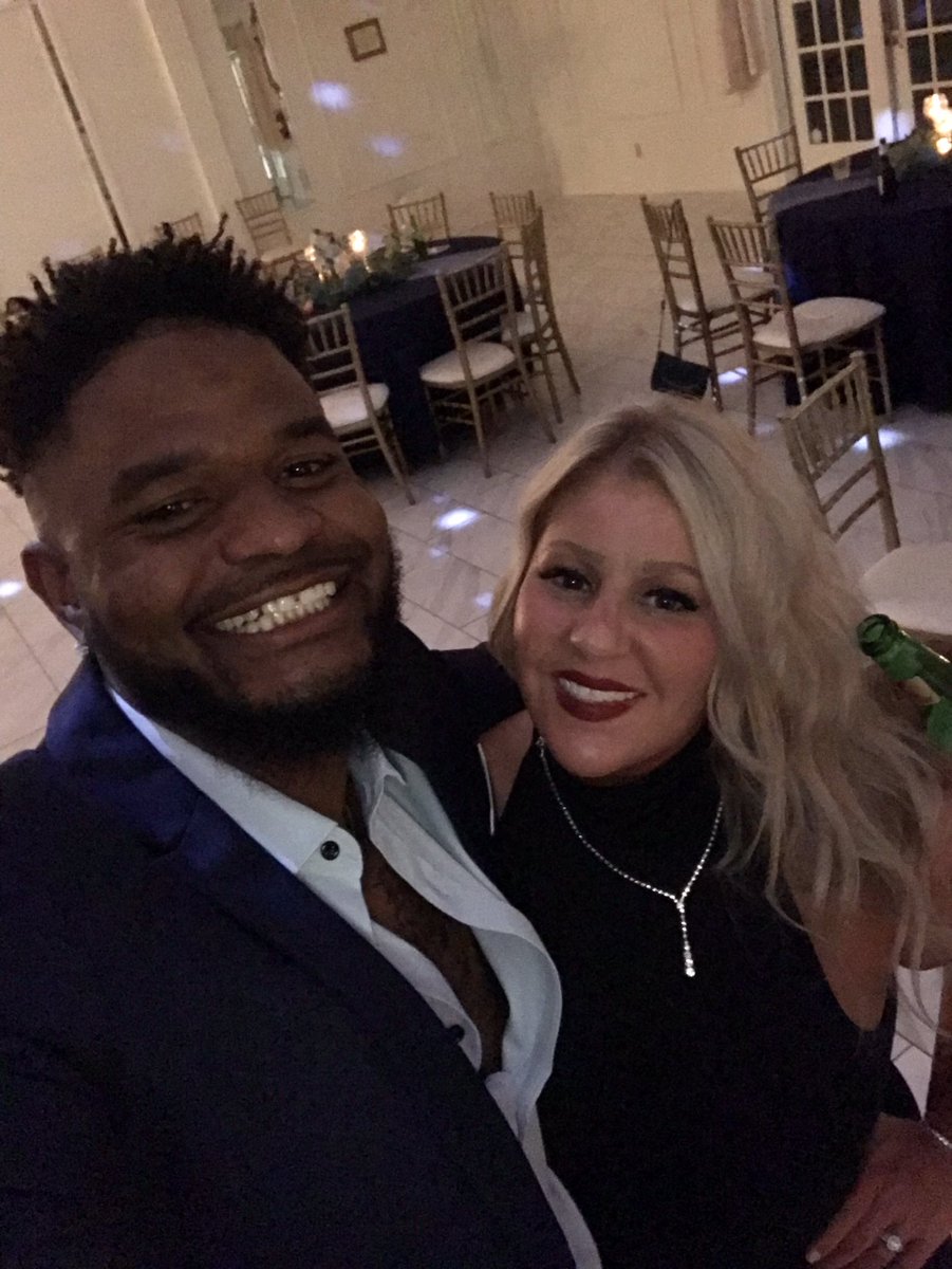 BrookeW27802234's tweet photo. Night out with the hubs 👩🏼❤️🧔🏾 #wardfamily https://t.co/iFMLTLmmcH
