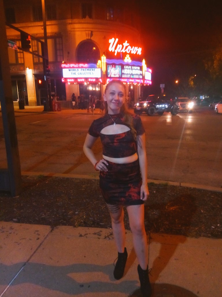 Indica__Queen's tweet photo. You been one of my favs since I was a shorty! I talk bout Malcolm&amp;Eddie all the time and not one person knows wtf I'm talkin bout. Imma always be a fan! Come home, we miss you already! Awh yeah, I was feelin BAD ASF FRONT ROW BABY, IK you remember me😝😝😝 lhhh  @EddieGriffinCom https://t.co/Lp70phSfbL