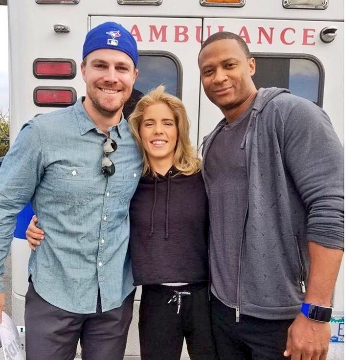 ChooseLove86's tweet photo. Arrow was trending today &amp; its bc of #NineYearsOfOTA. Arrow means a lot to many people myself included because of OTA. Theyre ths heart&amp;soul of Arrow &amp; the reason it lasted so long.Stephen,Emily,&amp;Davids real life friendship created that magic &amp; Im forever grateful for it 💚 https://t.co/njpiNPxGvS