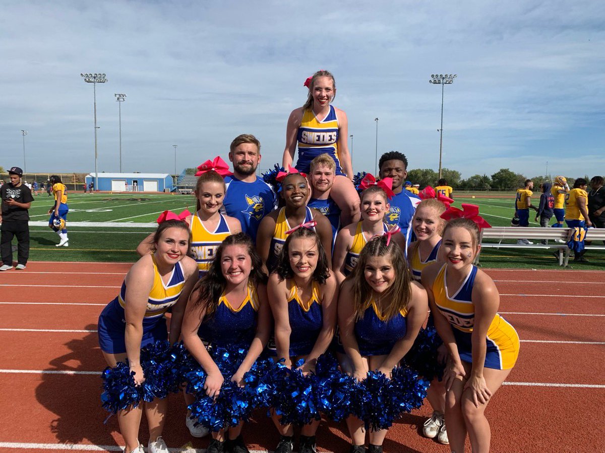 bcspiritsquad's tweet photo. Hyllningsfest weekend and Homecoming weekend were a blast! Our cheerleaders participated in Lift High the Cross and two of our members were named Homecoming Royalty! Parade Saturday morning and in the afternoon we cheered on the Swedes! 
#cheer #swedes  #dance #homecoming https://t.co/9DhOWf2oQe
