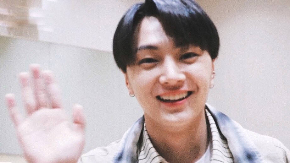 jongseongsfilm's tweet photo. good morning from jay! #ENHYPEN_JAY #제이 https://t.co/tRicJLXhRf