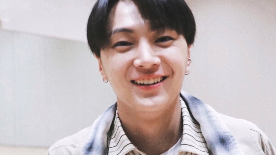 jongseongsfilm's tweet photo. good morning from jay! #ENHYPEN_JAY #제이 https://t.co/tRicJLXhRf