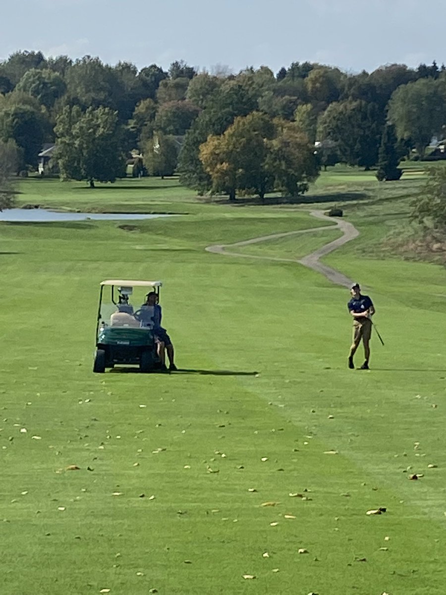 coachtruex's tweet photo. Beautiful day at @golfAPPLEVALLEY getting a practice round in with @reif_strife in anticipation of him competing at Districts on Tuesday! #GalesGolf #UnFOREgettable https://t.co/jFFp1dtl6s