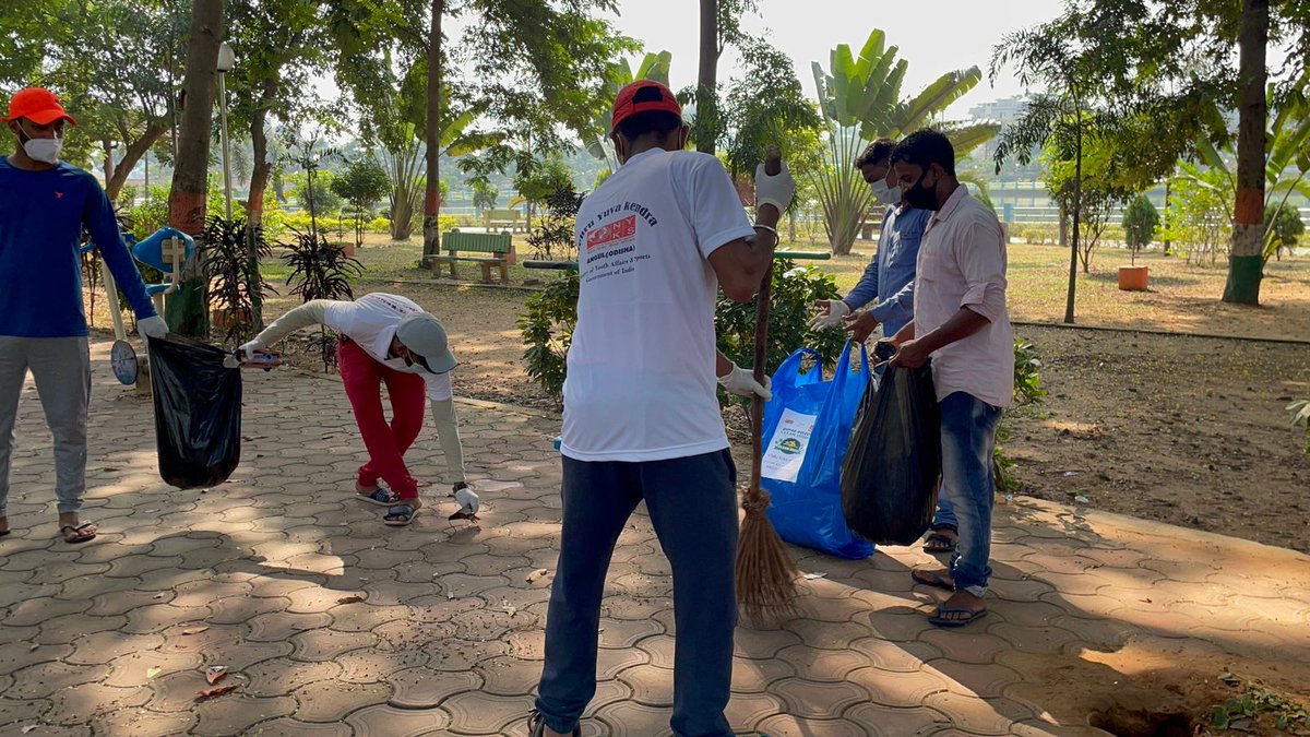 MYBharat_Angul's tweet photo. #CleanIndia activities undertaken under #AzadiKaAmritMahotsav by #NYK #Angul #Odisha in #EcoParkAngul on 10 Oct 2021. Coordinated by @bhaskar_dehury in collaboration with #FightClub #Tabada
@NyksRd @Nyksindia @YASMinistry https://t.co/6N0MOzDkNl