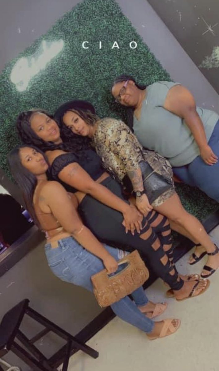 N3lli3ville's tweet photo. #myworkfamily💕 https://t.co/zaIMrYjhDf