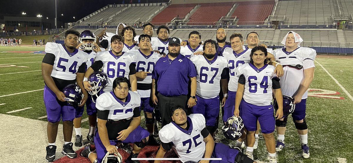 Most selfless players. The smartest players. The toughest players. The biggest players. The skilled players...The Offensive Line. #hawgsofwar #Rattlerup #bosslife