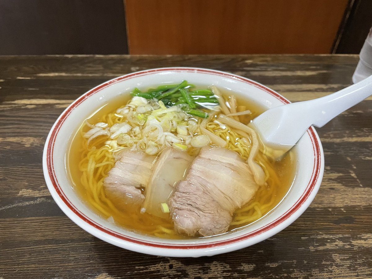 Depachica2's tweet photo. 新潟市内、めん処くら田さんで朝ラーメン。身体に染みる醤油味。美味しかった。600円。��くのコインP無料券あり。
#54日目
#東北日本海側縦断
#朝ラー https://t.co/ogGGSQMj9L