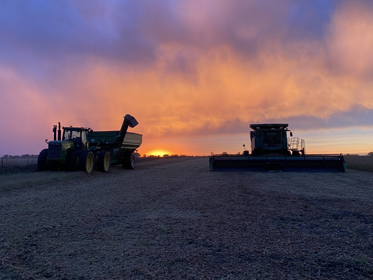 radeunk's tweet image. Beautiful Nebraska sunsets, thankful and blessed!  #Harvestime #sunset