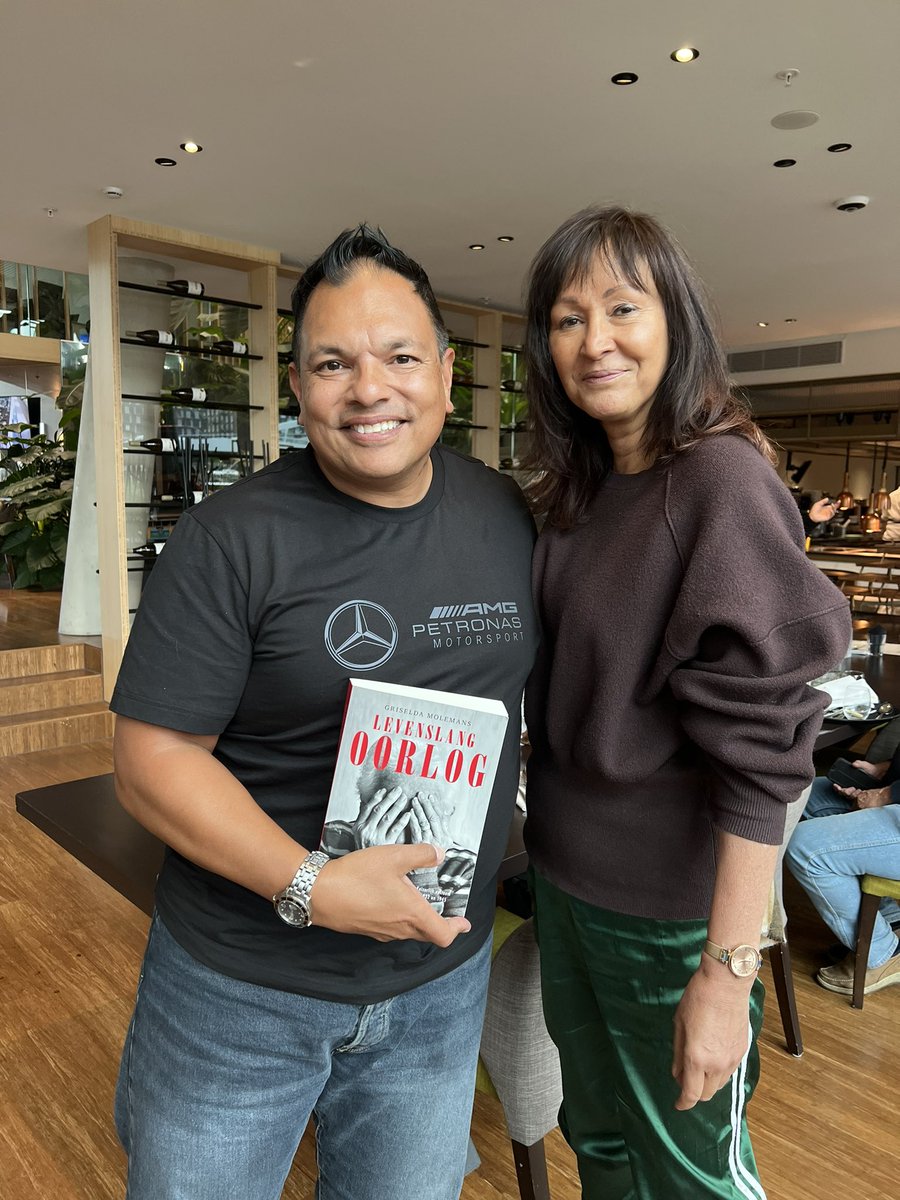 Give her a pen and she’ll write u a damn good book,I’m gonna feed my brains and read “Levenslang Oorlog” on my flight back to #SoCal #goodbook #happytoread #goodstuff