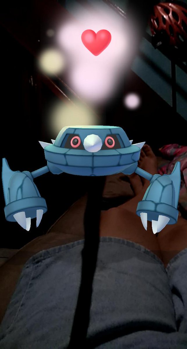InmortalMoral's tweet photo. #PokemonGOCommunityDay  Otra foto en el que el #equiporoket se mete. Así no vale XD https://t.co/9xaF1gyNMf