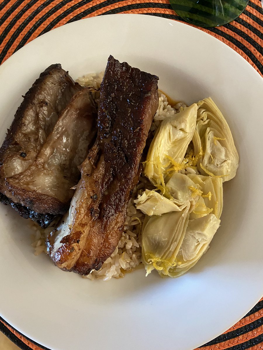 Melissa4HD23's tweet photo. The short ribs that almost summoned the fire department. Got to adjust for indoor cooking. #mtbeef #eatlocal https://t.co/tS19ZcXjii