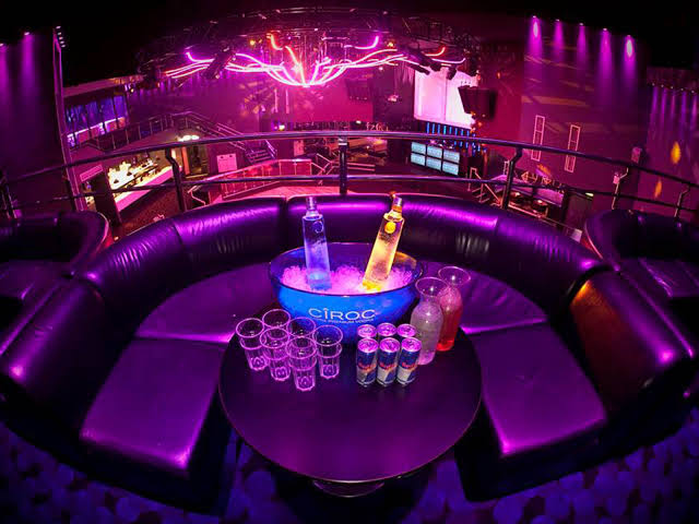 HirxdMusclx's tweet photo. " If you want to get in the VIP room, get on your knees and earn it. "

- Nightclub security
- pansexual 
- packing
- built like a brick house https://t.co/JnaEIXIZDN