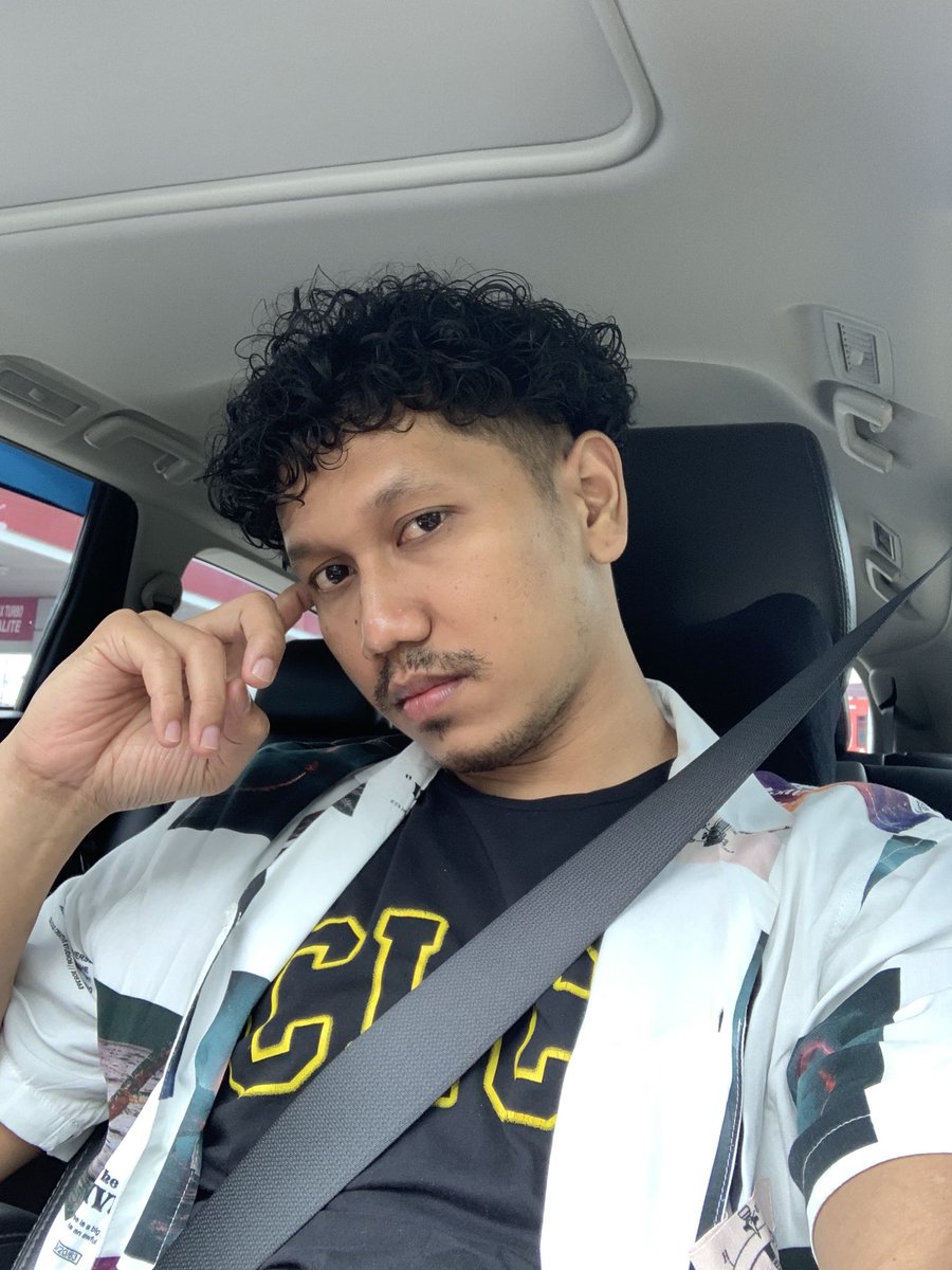 dsimatupang15's tweet photo. Sekumpulan liburan kemaren black n white https://t.co/dn5HX7bi2C