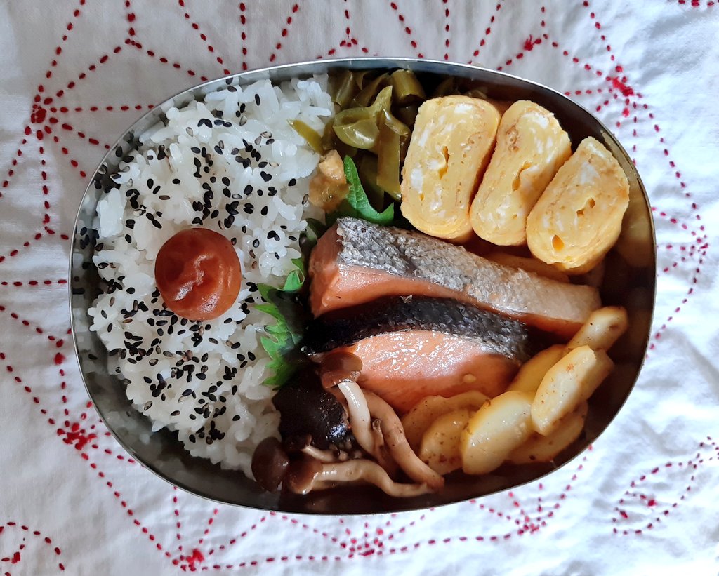 fuwaricooking's tweet photo. お弁当記録。只今午前10時。見てたらお腹がすいてきちゃった。妊婦だからか食いしん坊か。
#お弁当作り楽しもう部 #妊婦さんと繋がりたい #お弁当記録 https://t.co/yB00CRnH3D