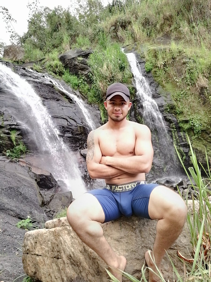 jhonsito23sexxx's tweet photo. Sígueme 😇 https://t.co/O9yIaPOZJs