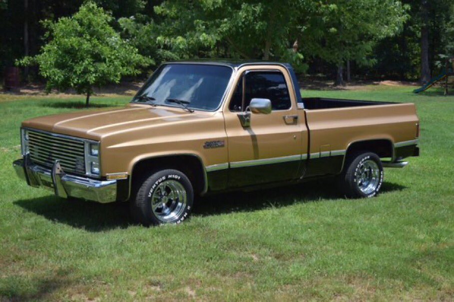 ChadFloydATC's tweet photo. @OldSchRides 85 GMC Sierra Classic https://t.co/420iKY84hA