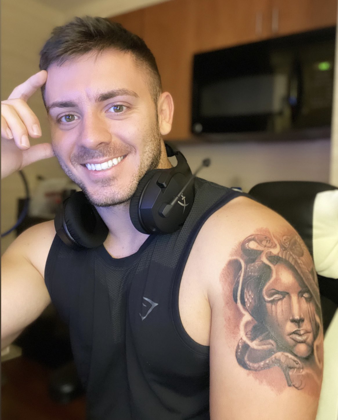 Austin Day on Twitter "Going live on TikTok until 1000PM EST, then