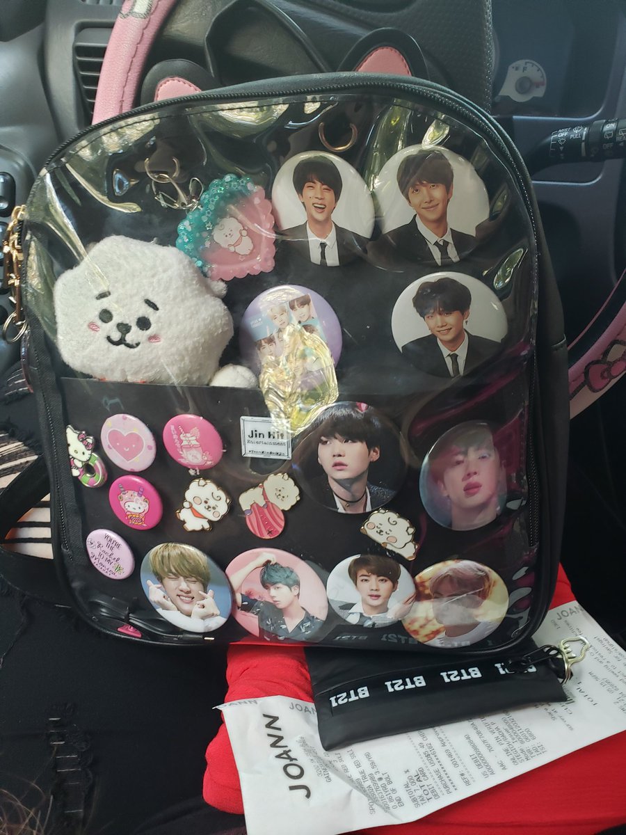PriyaBabyAlpaca's tweet photo. 💜❤🧡💛💚💙💜#BTS_Butter #BTS #MyUniverse
#ColdplayXBTS
#KimSeokjin #Seokjin #Seokjini #BTSJIN #김석진 #석진 #석지니 #진
#방탄소년단 #RJ #RJsAdventures #RJsMomma
💜❤🧡💛💚💙💜
He goes everywhere with momma 💜 https://t.co/Ndkbuocafk