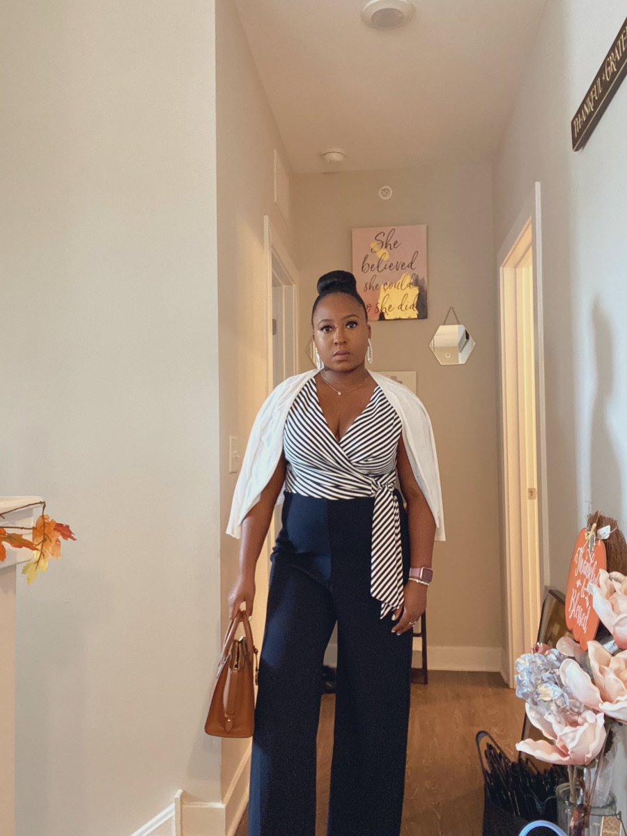simplyshaixo's tweet photo. Giving what all the rich aunties are suppose to give #richauntievibes #badnboujee https://t.co/6enCjYDjrB