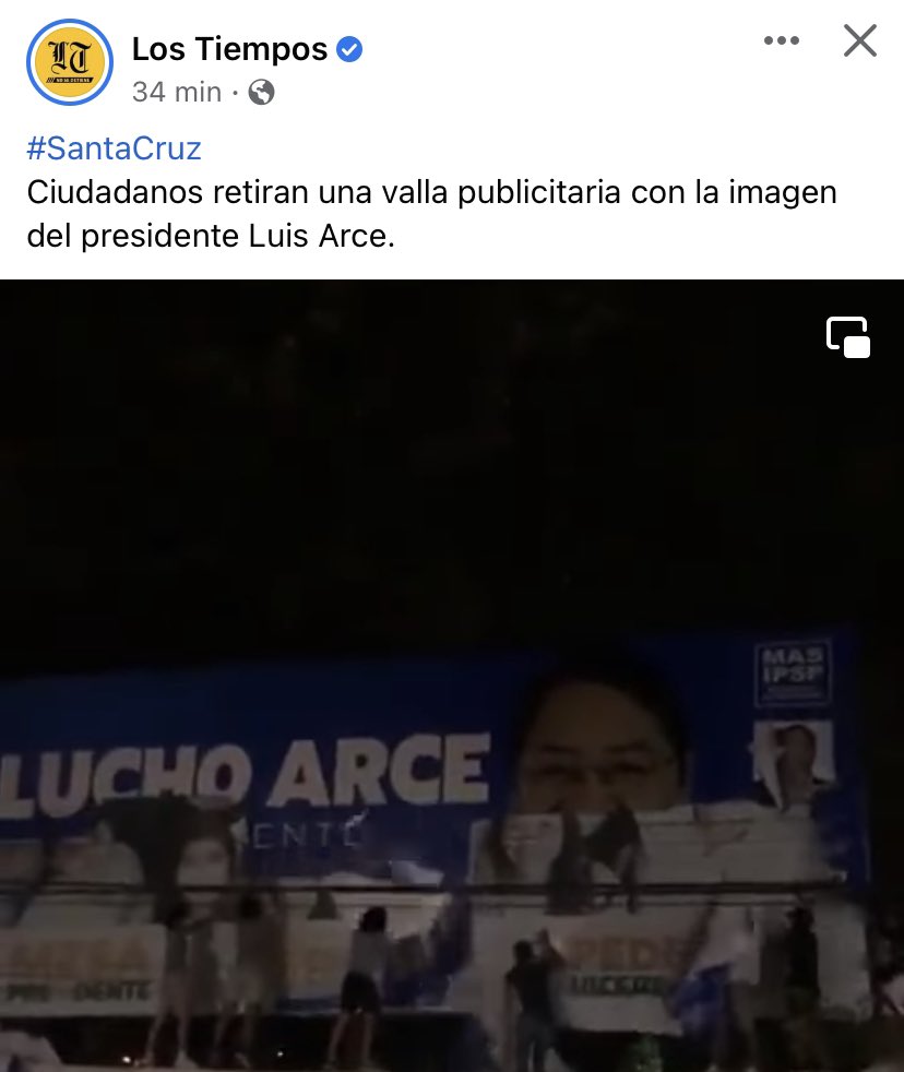 imillazurda's tweet photo. Para la redacción de @LosTiemposBol los fascistas tienen el pseudo sustantivo de ciudadanos, en lo que van arrancando como acto banal violento la imagen del presidente del país. 

No, no son cuidados son fascistas. 

#ElParoEsFascismo https://t.co/PH4bEEPlSA