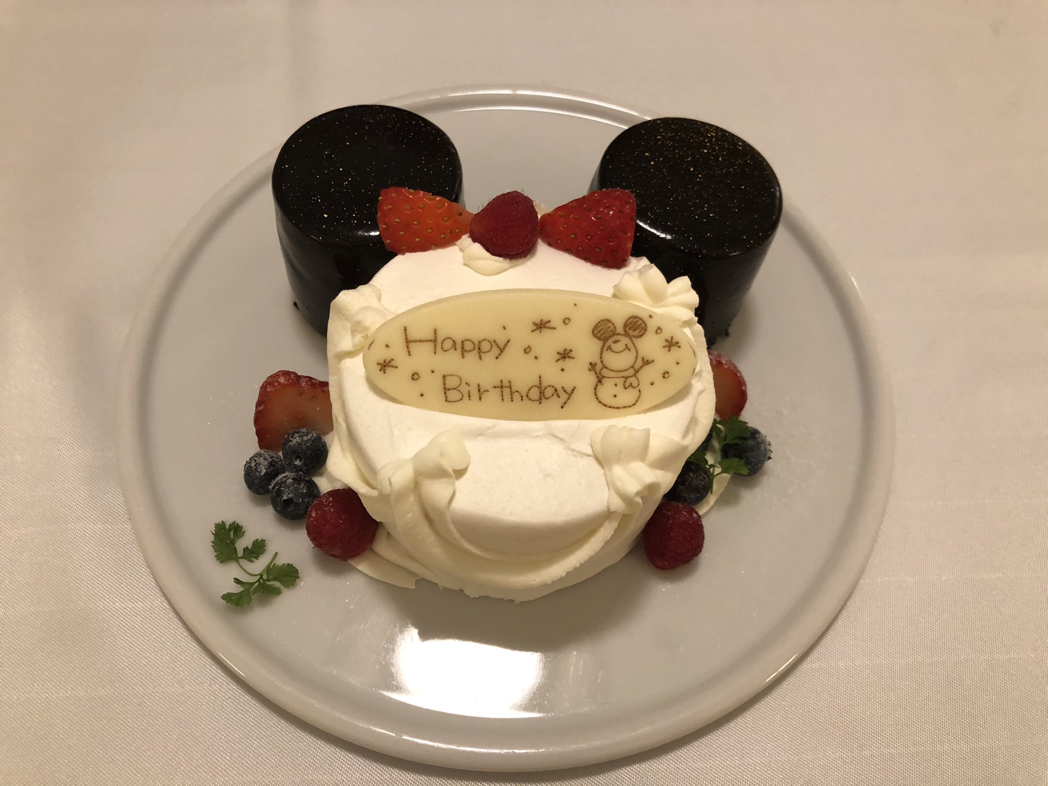 東京ディズニーリゾートpr 公式 お祝いするならどのプラン みなさんにとって記念日はいつですか 誕生日や結婚記念日 などいろいろな記念日があると思いますが 今日はデラックスタイプのディズニーホテルでご利用いただける 大切な記念日をお祝い