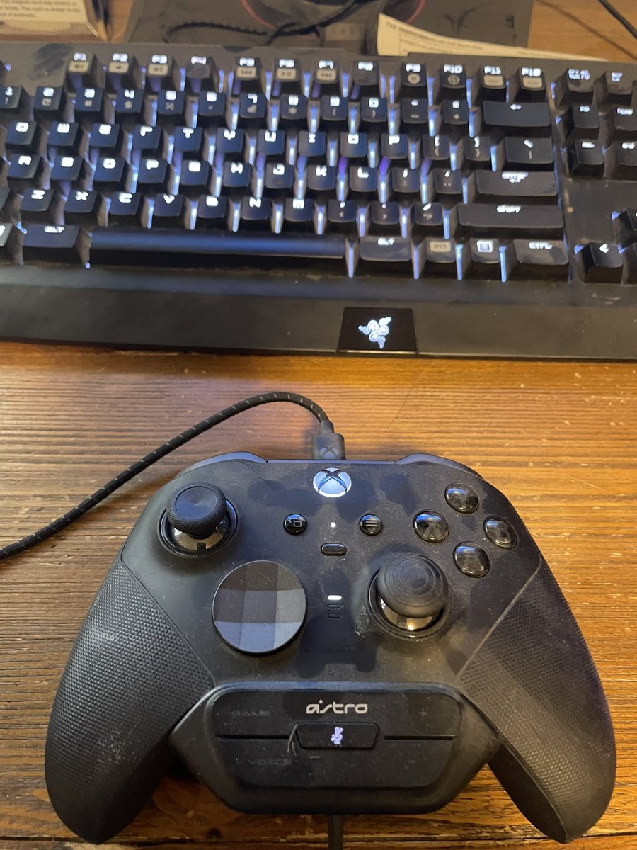 ItzNoc_'s tweet photo. Haven’t played this game in so long my controller is dusty https://t.co/LxUYLooXNR