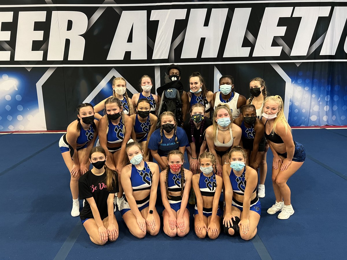 CA_CharlotteNC's tweet photo. Your MOP winners for the 7-9 time slot today….the @CA_KnightCats! #STUNTCHALLENGE https://t.co/MjqOZNa3Cv