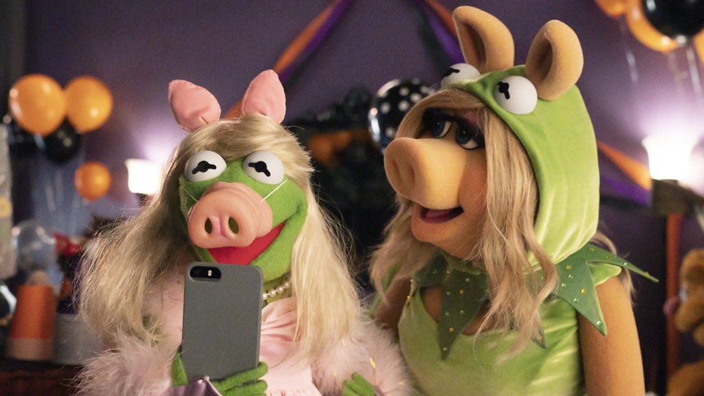 DisneyPlusTea's tweet image. This is a whole mood