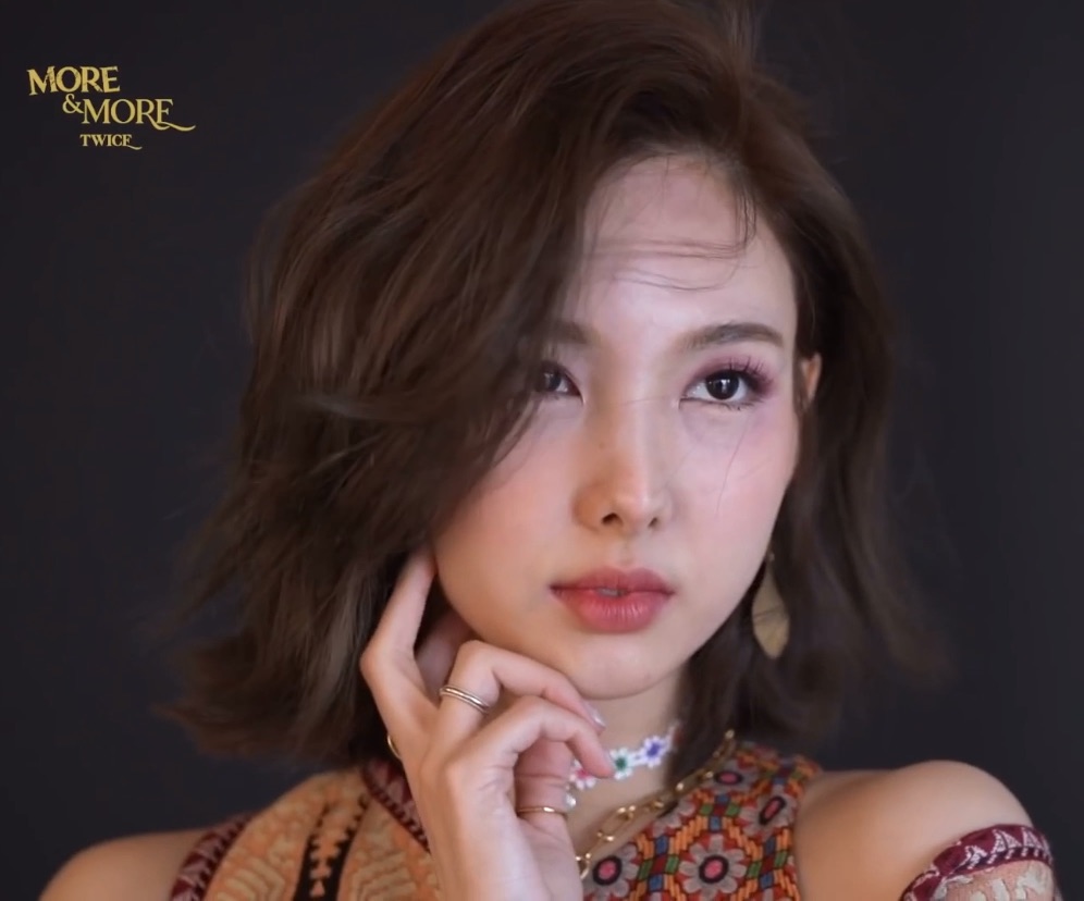 archivenayeon's tweet photo. she's so mesmerizing https://t.co/L37sp1BmMw