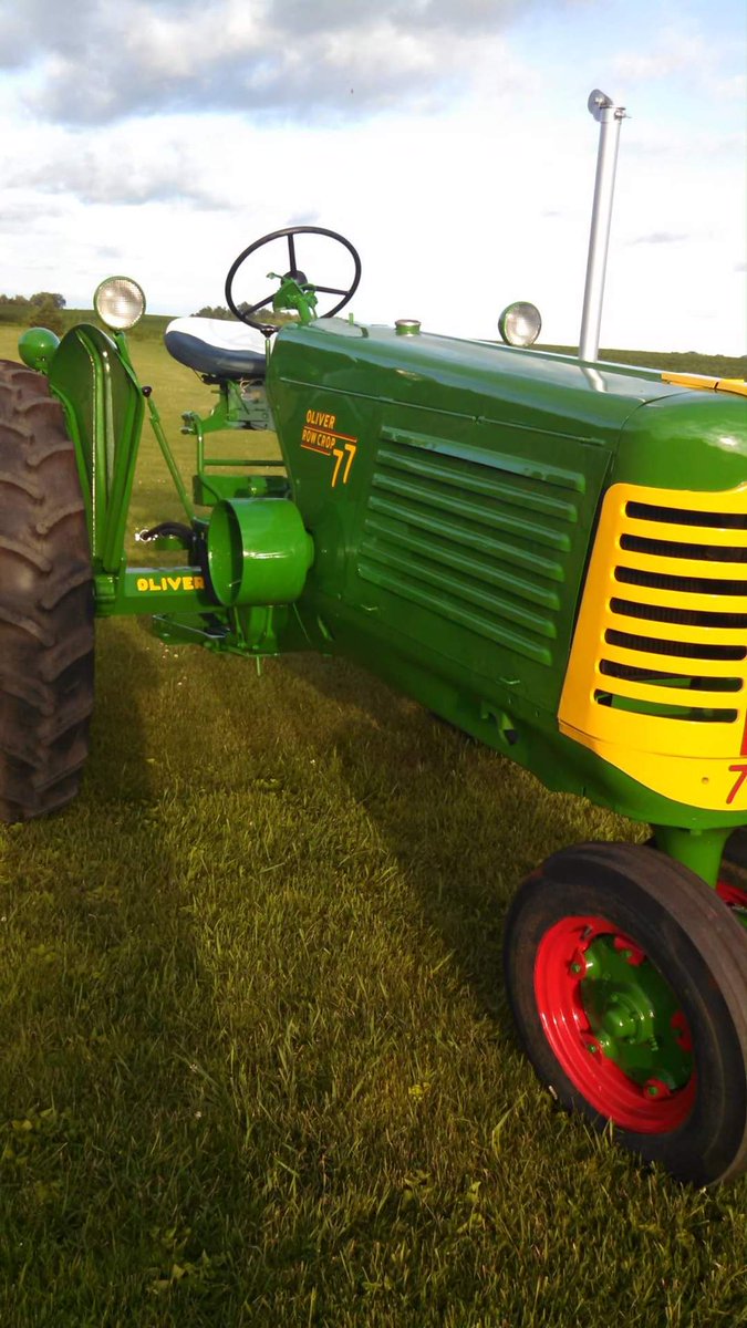 tiling_guy2012's tweet image. Some of the tractors that my old man has painted in the past! As age gets to everyone he had to stop painting.