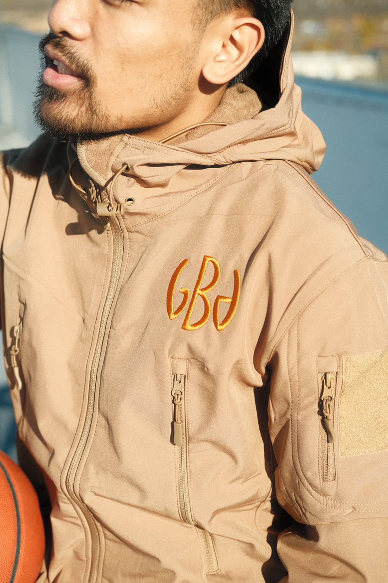 gbdhoops's tweet photo. To kick off Fall we introduce the GBD Soft Shell Jackets, a high quality polyester/cotton with 8 pockets, embroidered logo, great for keeping warm! Wind &amp; waterproof! 🙏🏽🏀🏁 #GBD 

Color: Sand

Just dropped on https://t.co/32cV80Z2Gl https://t.co/zGdjJ8zfuN